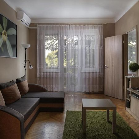 Koroesi Apartman Печ Екстериор снимка