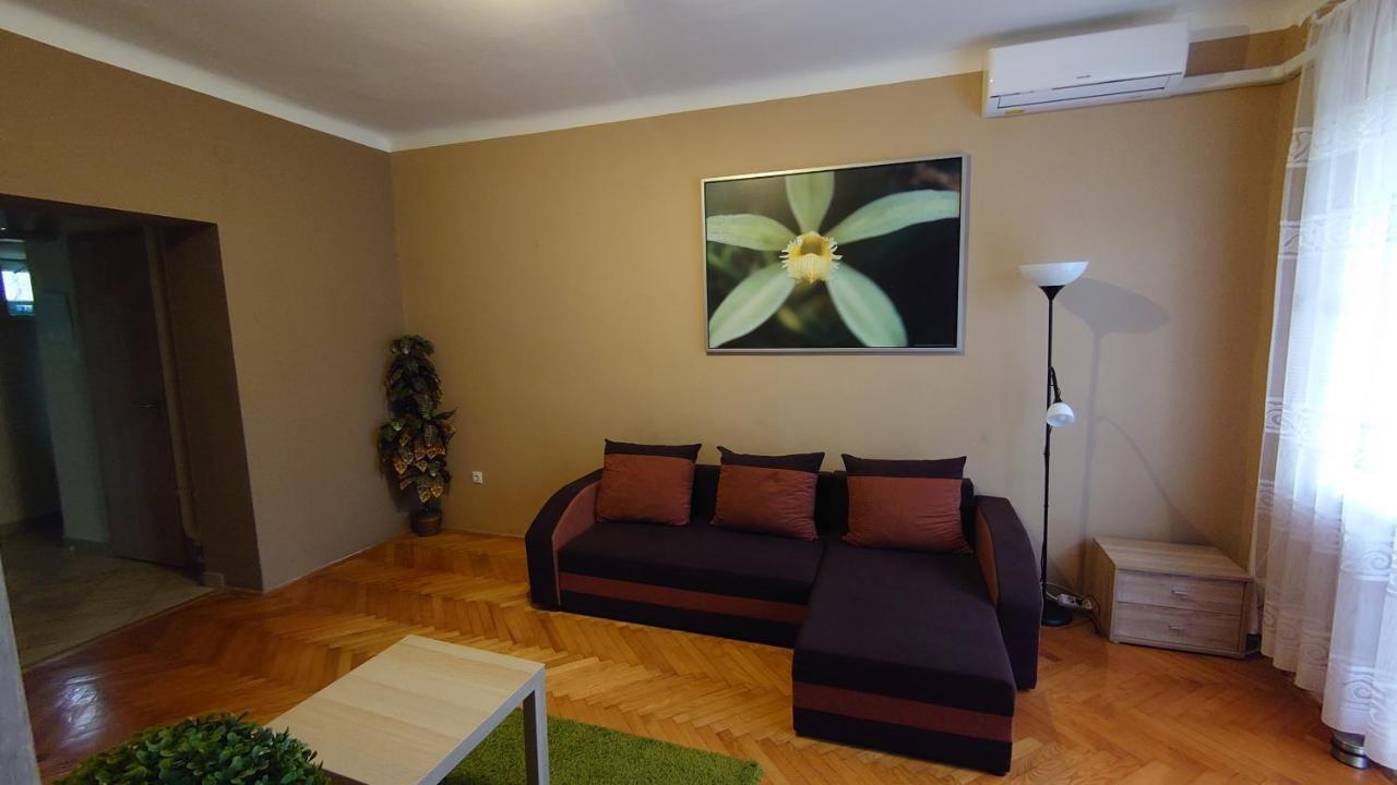 Koroesi Apartman Печ Екстериор снимка