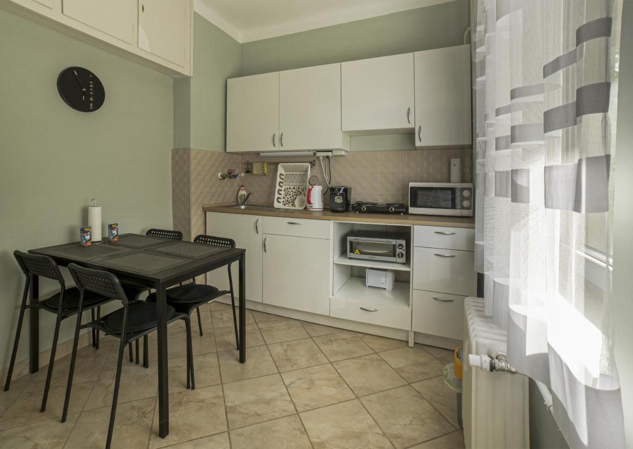 Koroesi Apartman Печ Екстериор снимка