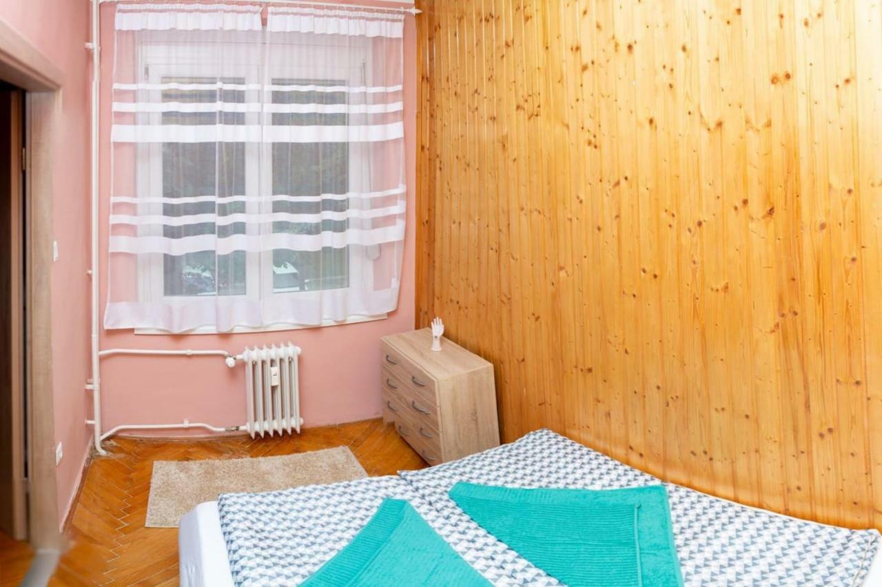 Koroesi Apartman Печ Екстериор снимка