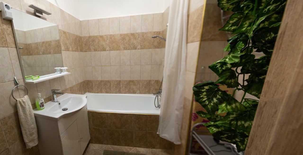 Koroesi Apartman Печ Екстериор снимка