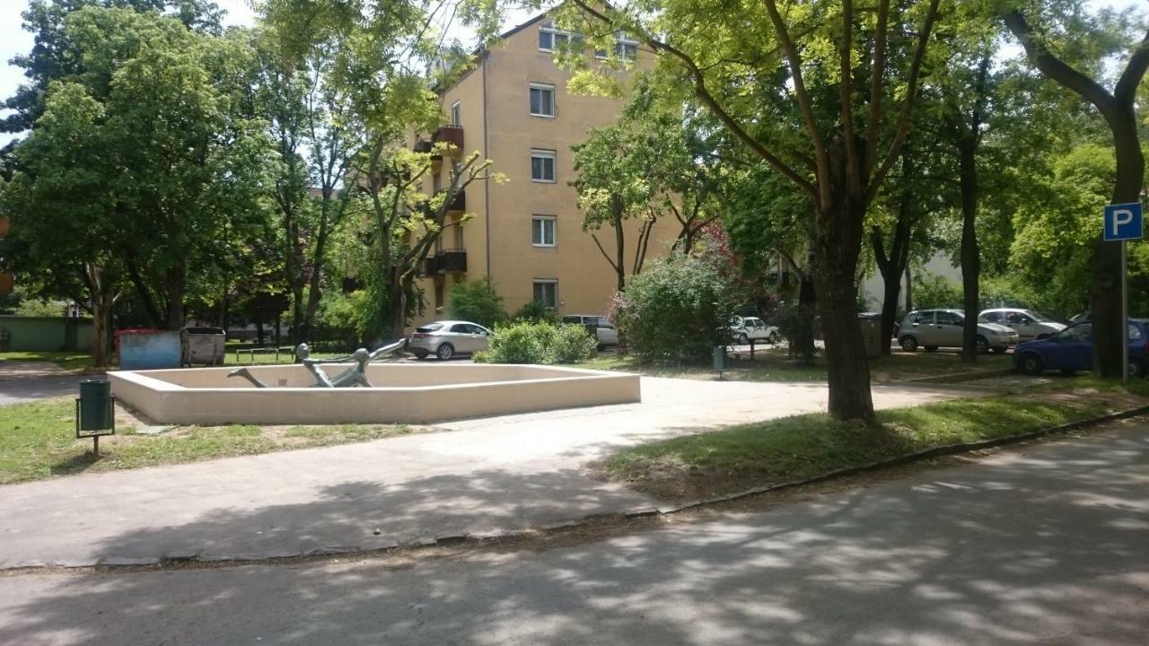 Koroesi Apartman Печ Екстериор снимка